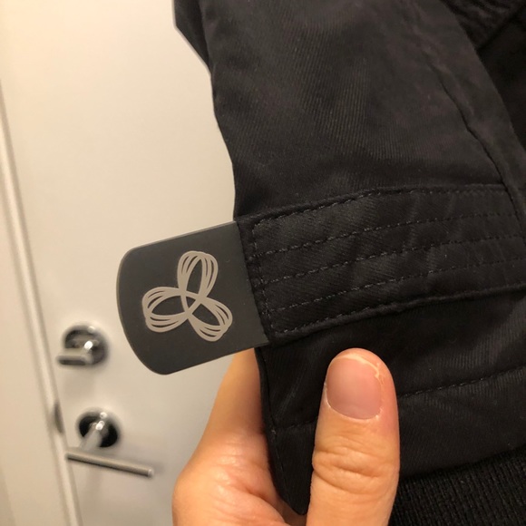 Aritzia TNA Avoriaz Parka - Picture 6 of 9